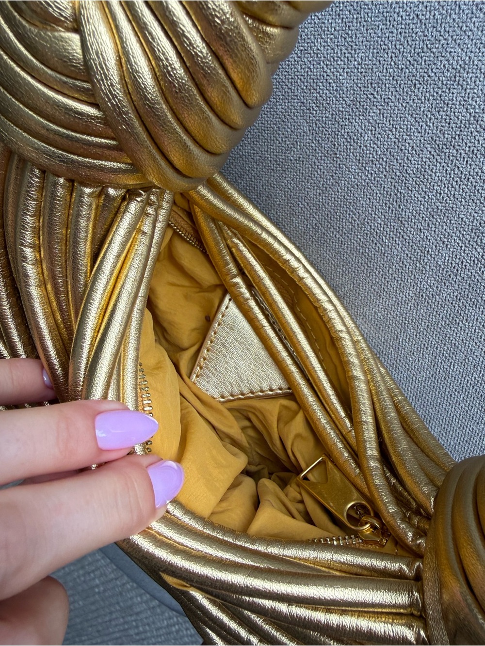 Gold metalic clutch bag - Picture 5 of 5